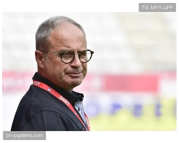 看台上的球探：欧洲各大俱乐部总监齐聚巴黎王子公园